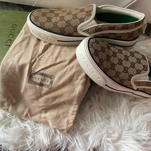 Gucci slip-on Sneakers and dust bag! Only worn one time! - Picture 3 of 3